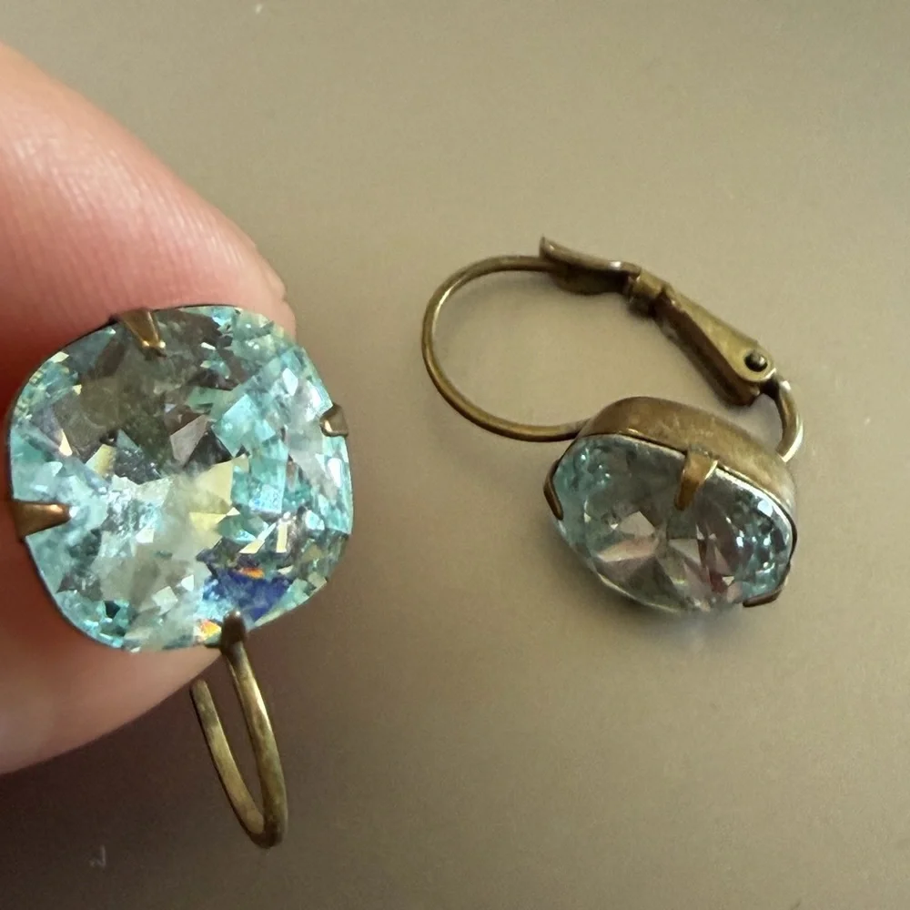 Liz Palacios Vintage-Inspired Blue and Gold Drop Earrings - Picture 3 of 7